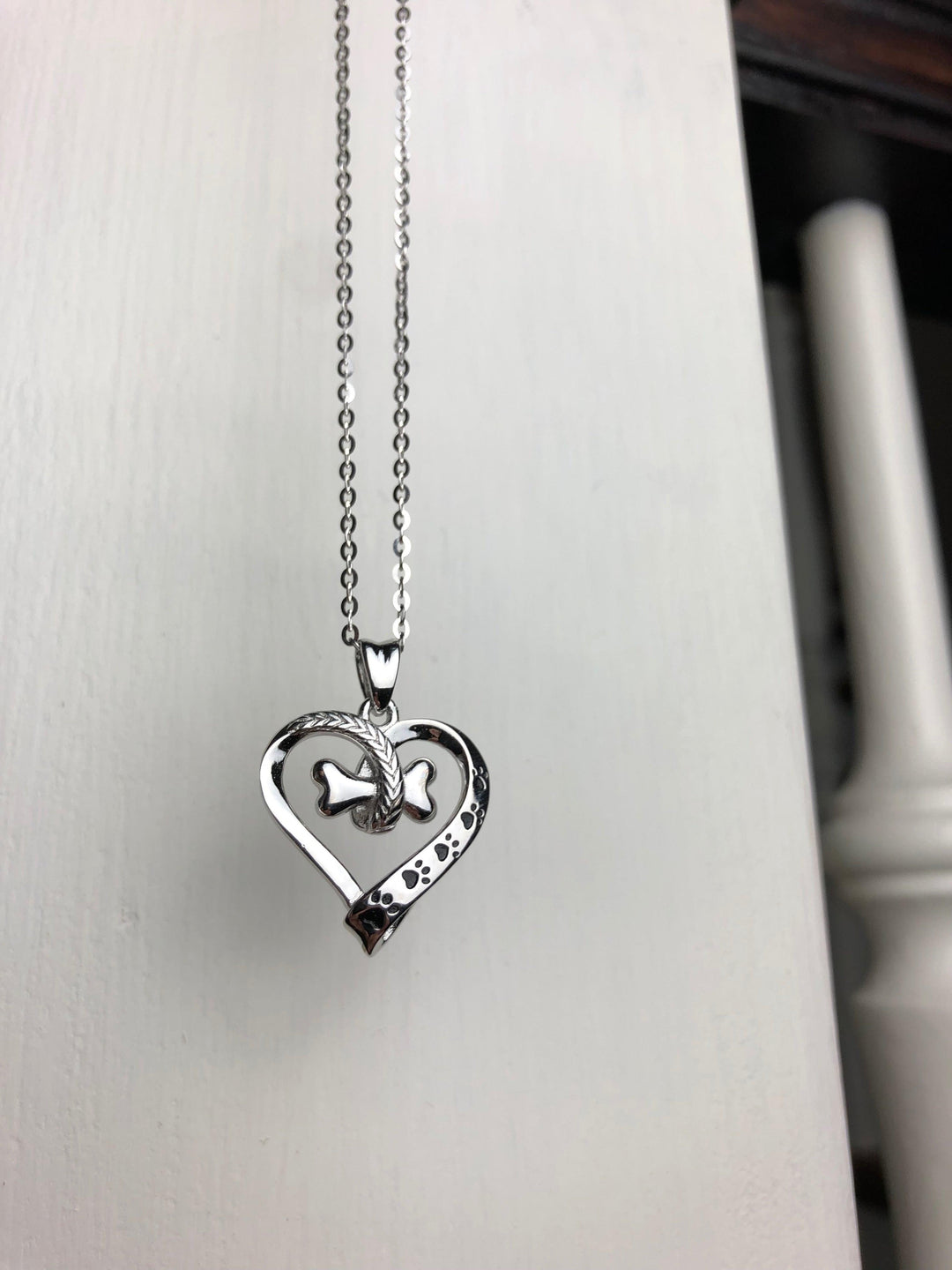 Collar de Corazón con Huella de Perro