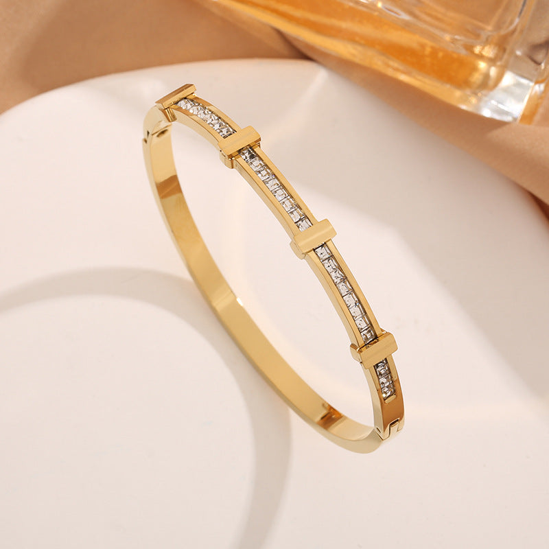Pulsera Dorada Brillante y Elegante
