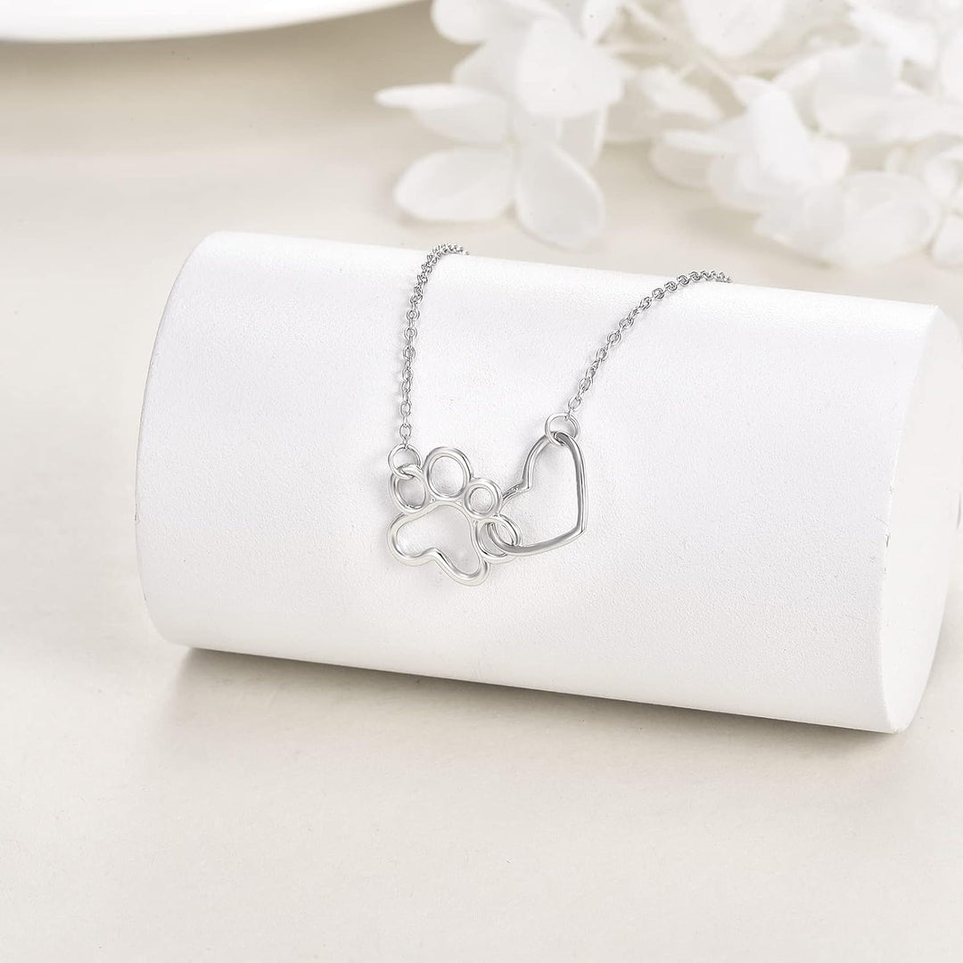 Collar de Huella de Perro en Plata Esterlina – Colgante Corazón con Cristales