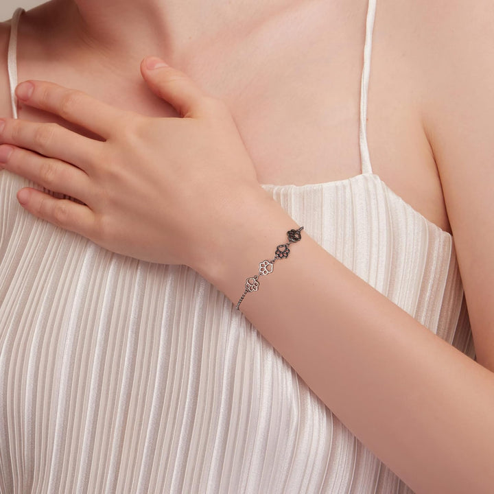 Pulsera Ajustable de Plata Esterlina con Diseño de Huella de Perro
