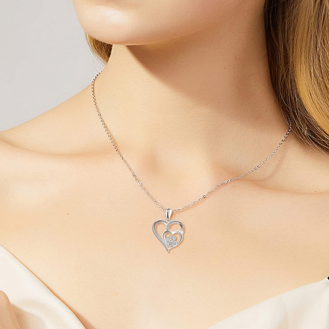 Collar de Huellas para Mujeres – Colgante de Corazón de Plata Esterlina con Zircón
