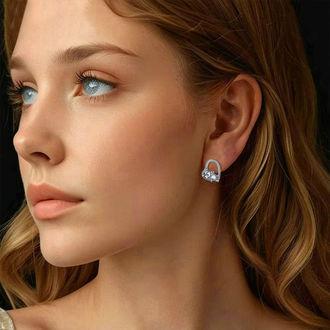 Pendientes de Stud de Perro Dormido en Plata de Ley 925
