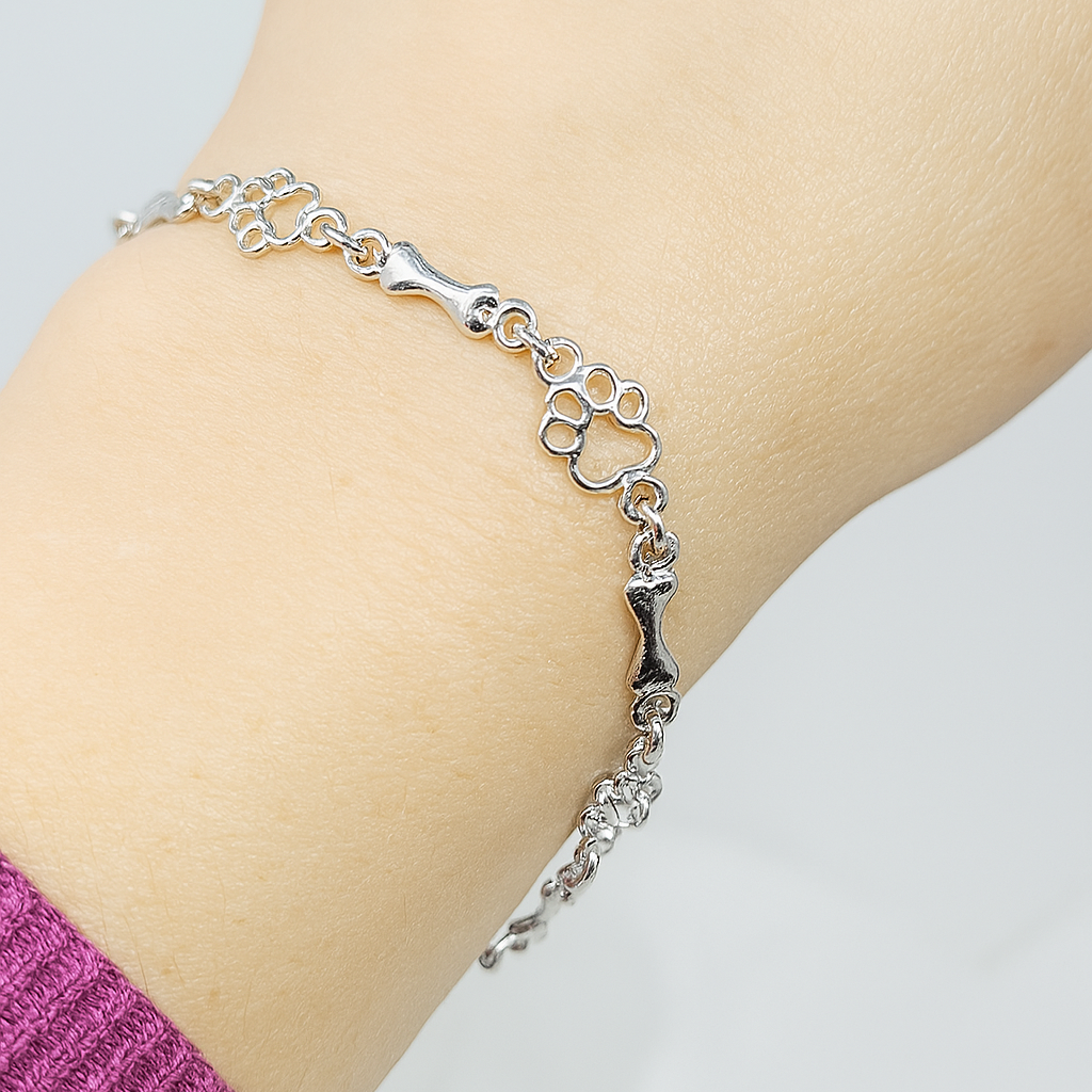 Pulsera de Plata 100% con Colgantes de Huella y Hueso