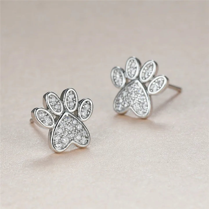 Pendientes de Stud Corazón con Huella de Gato y Circonita Blanca