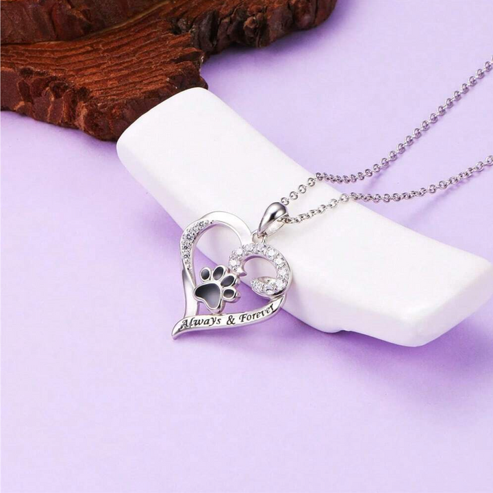 Colgante de Corazón con Huella de Perro en Acero Inoxidable Elegante