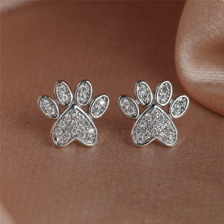 Pendientes de Stud Corazón con Huella de Gato y Circonita Blanca