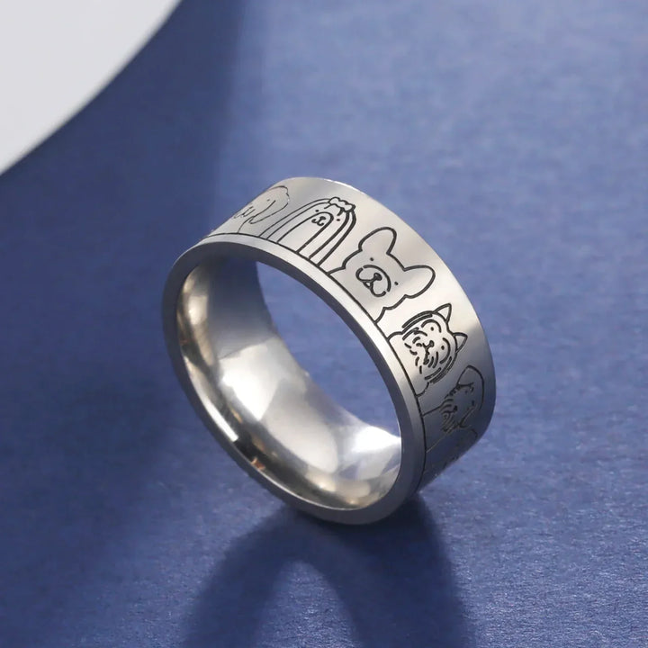 Anillo de Acero Inoxidable con Diseño de Perros Grabado – Ideal para Damas