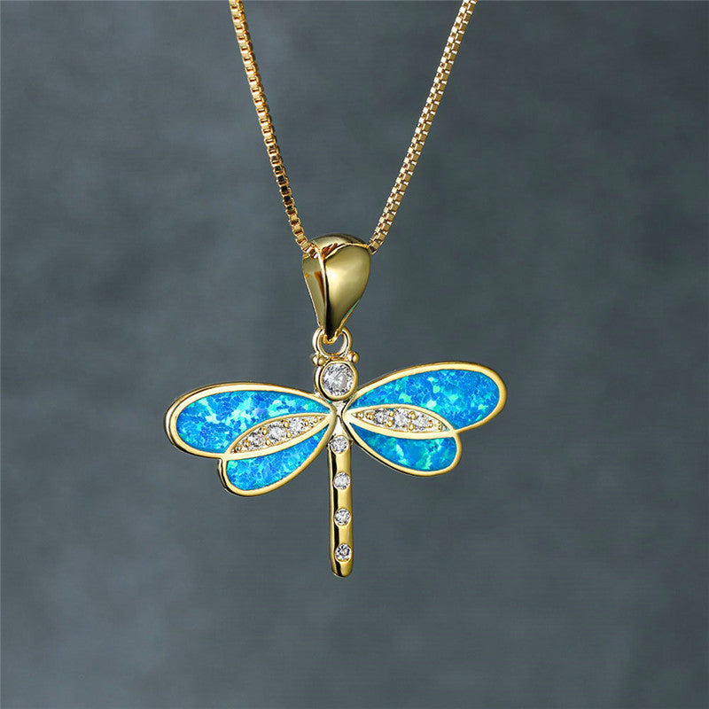 Collar de Libélula Dorada con Piedra de Ópalo