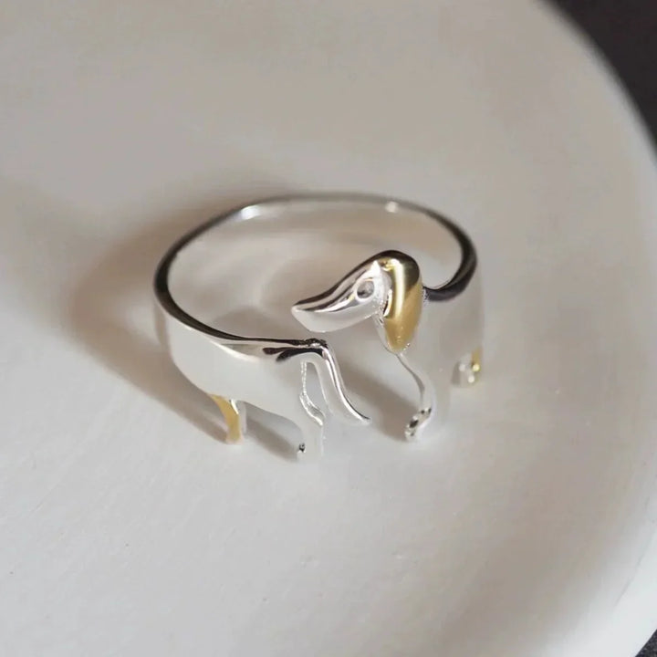 Anillo Ajustable de Teckel – Joyería Artesanal para Mujeres