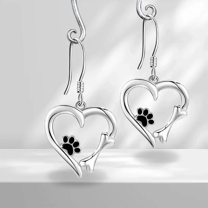 Pendientes Colgantes en Forma de Corazón con Diseño de Huella – Accesorios Plateados Divertidos