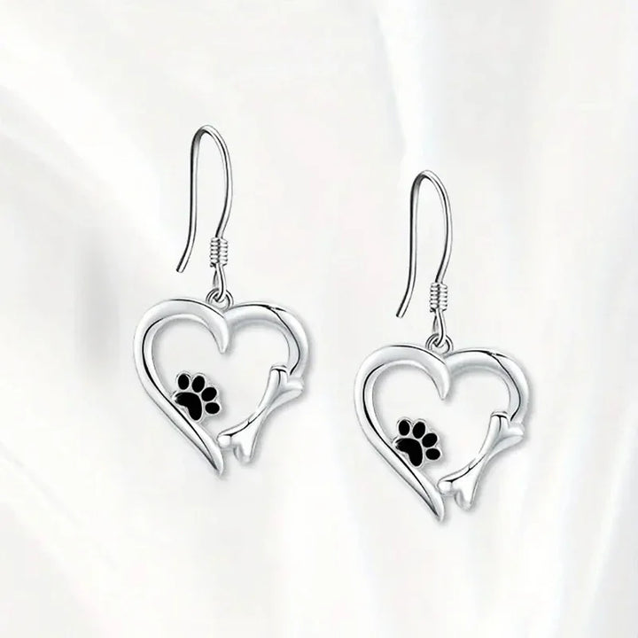 Pendientes Colgantes en Forma de Corazón con Diseño de Huella – Accesorios Plateados Divertidos
