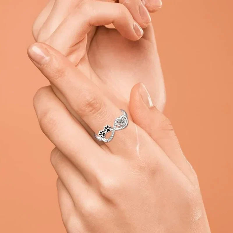 Anillo de Huella con Diseño de Corazón y Eternidad