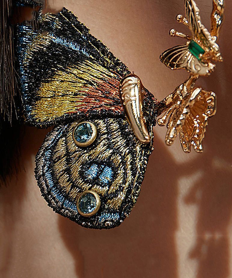 Pendientes Bordados con Diseño de Alas de Mariposa