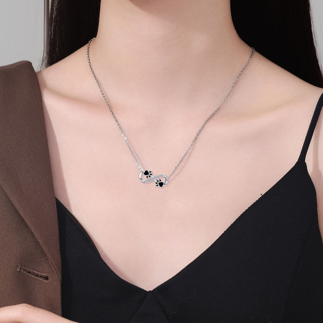 Collar de Amor Infinito con Piedras de Circonita